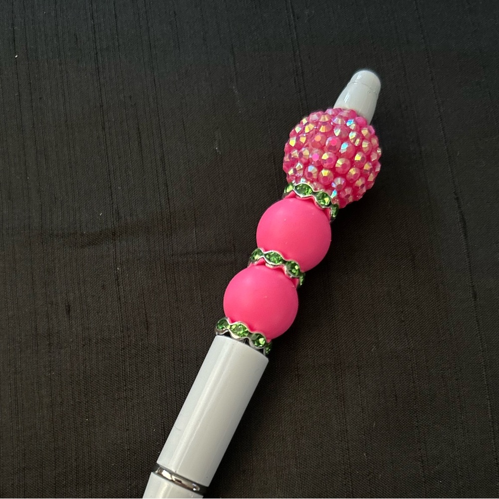 Stylish Handmade Alpha Kappa Alpha Inspired Beaded Pen 🖋️ - Picture 3 of 5